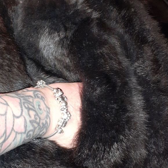 Andrew Marc Genuine NZ Opossum Fur Oversize‎ Vest - Picture 9 of 10